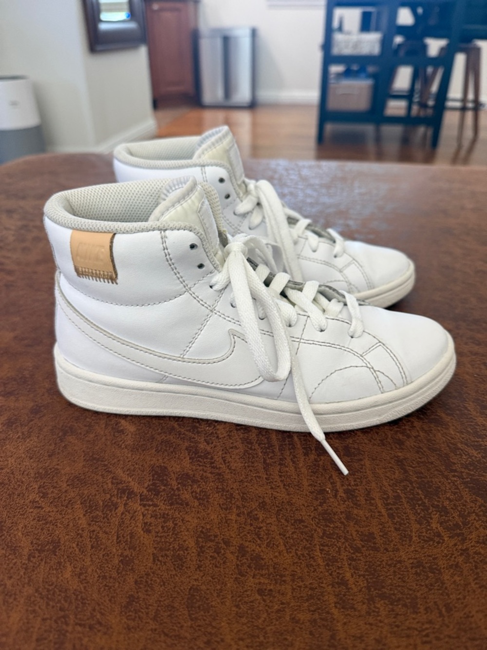 Nike Court Royale 2 Mid in White